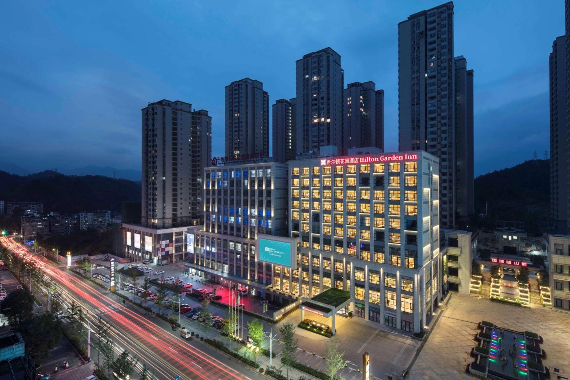 Hilton Garden Inn Shiyan Ngoại thất bức ảnh